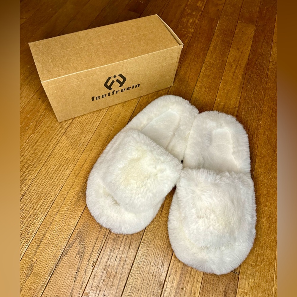 Women's White Furry Slippers